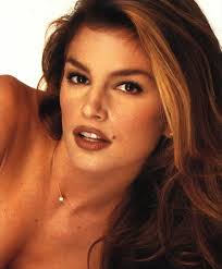 QUESTA E' CINDY CRAWFORD A 20 ANI FA - ECCOLA ADESSO DECISAMENTE CAMBIATA - 23/12/2014